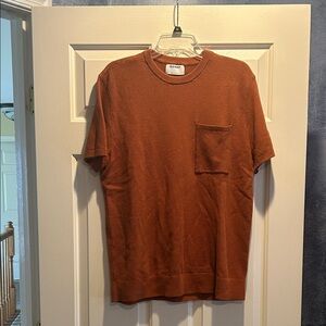 Old Navy Men's Short Sleeve Tee in Rust